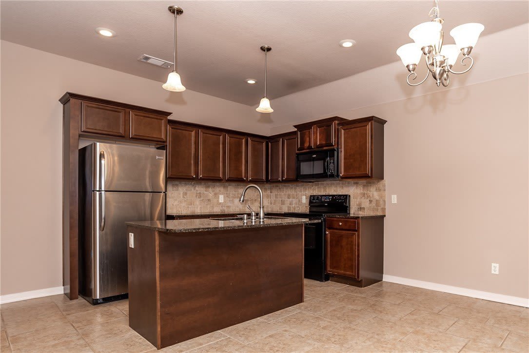 3106 SW Hillstone Avenue – photo 4