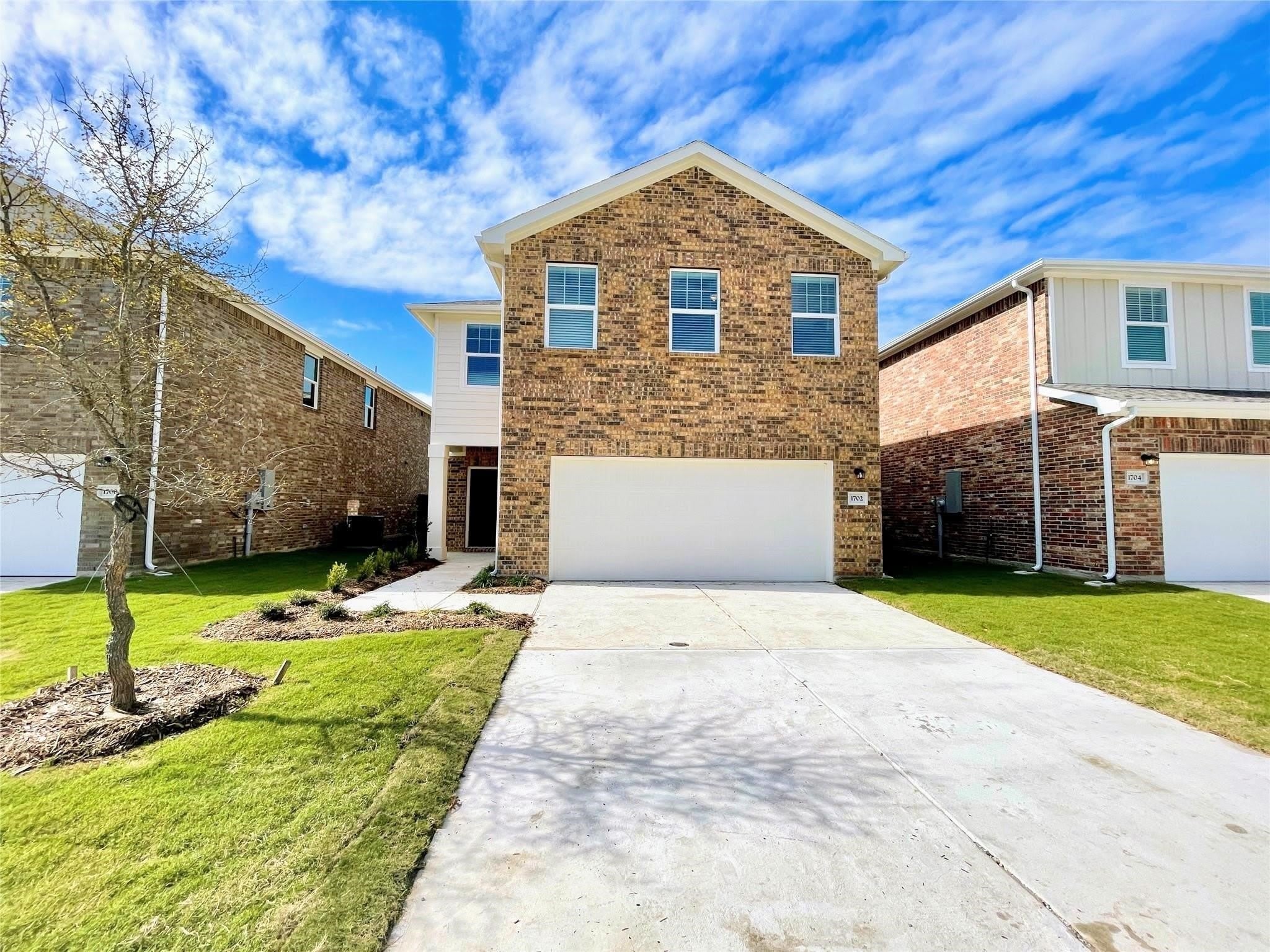 1702 Chapel Hill Lane – photo 1