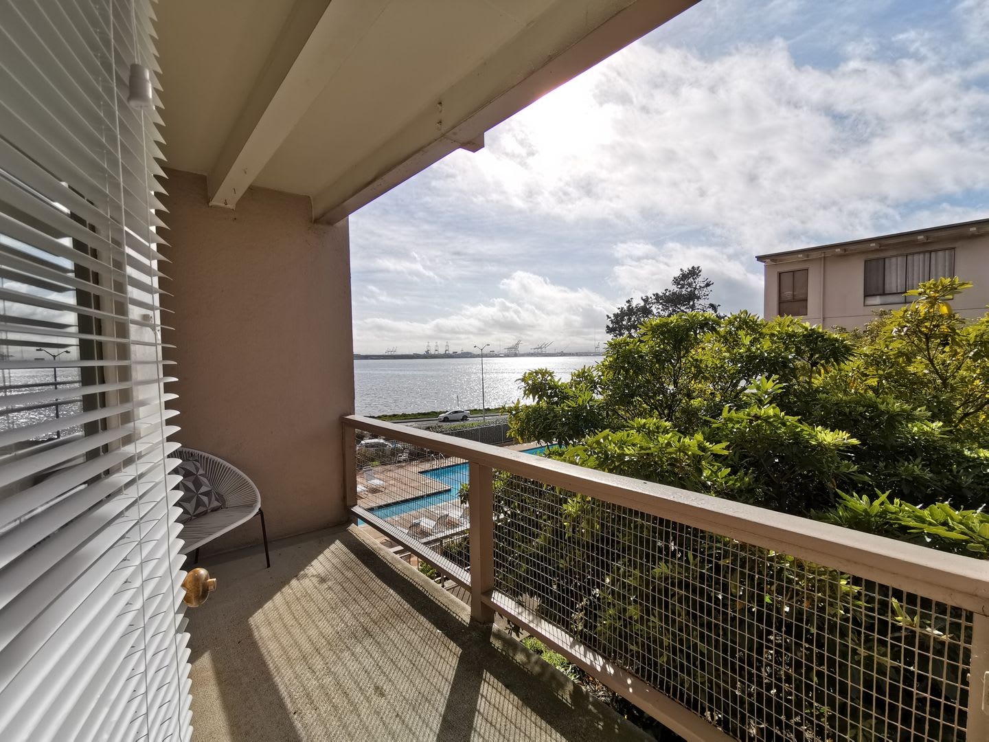One Bedroom Condo Available in Watergate Community/Emeryville! – photo 2