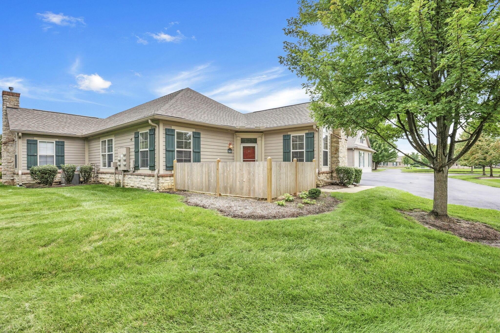 7465 Red Maple Place – photo 2
