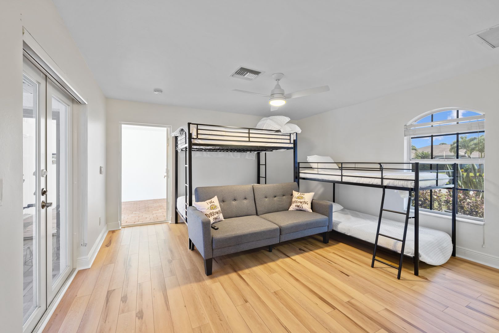 Pool Home for rent – photo 3
