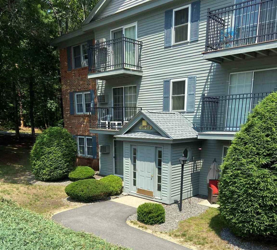 11 St James Pl #1103 – photo 1