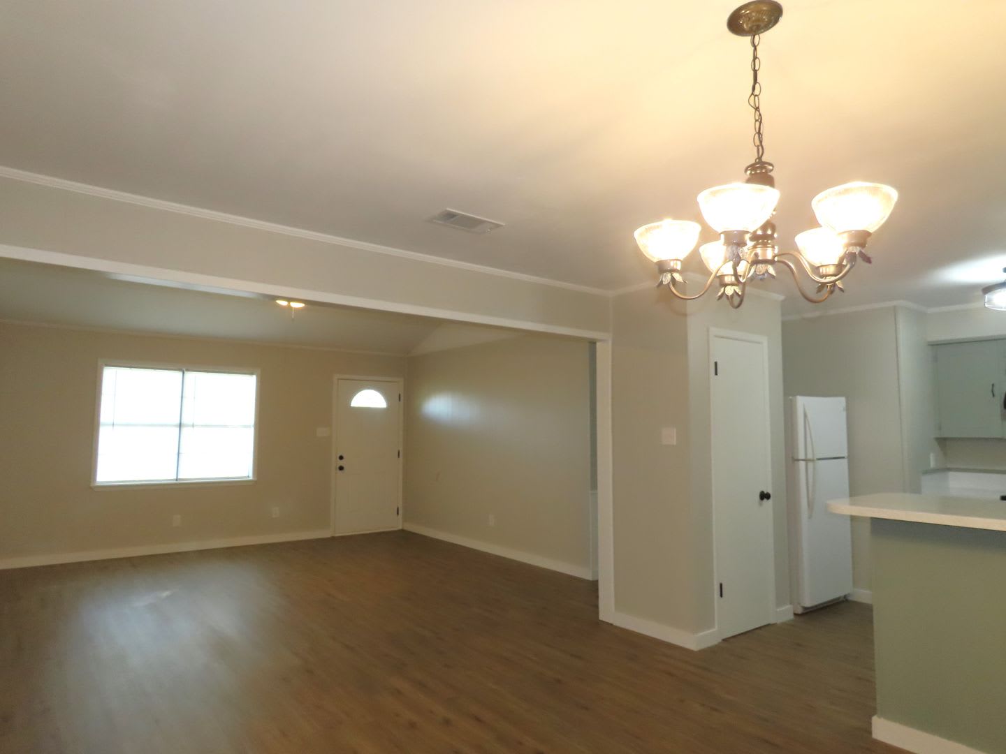 Beautifully Updated 2 Bedroom House On Wooded Lot – photo 4