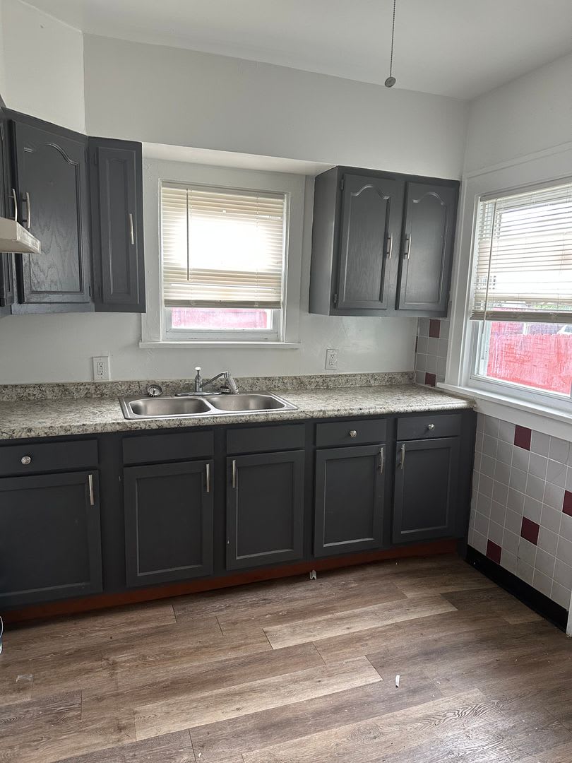 3bd Single Cash Pay/Section 8 – photo 3