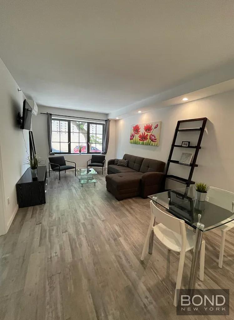 433 West 53rd Street – photo 2