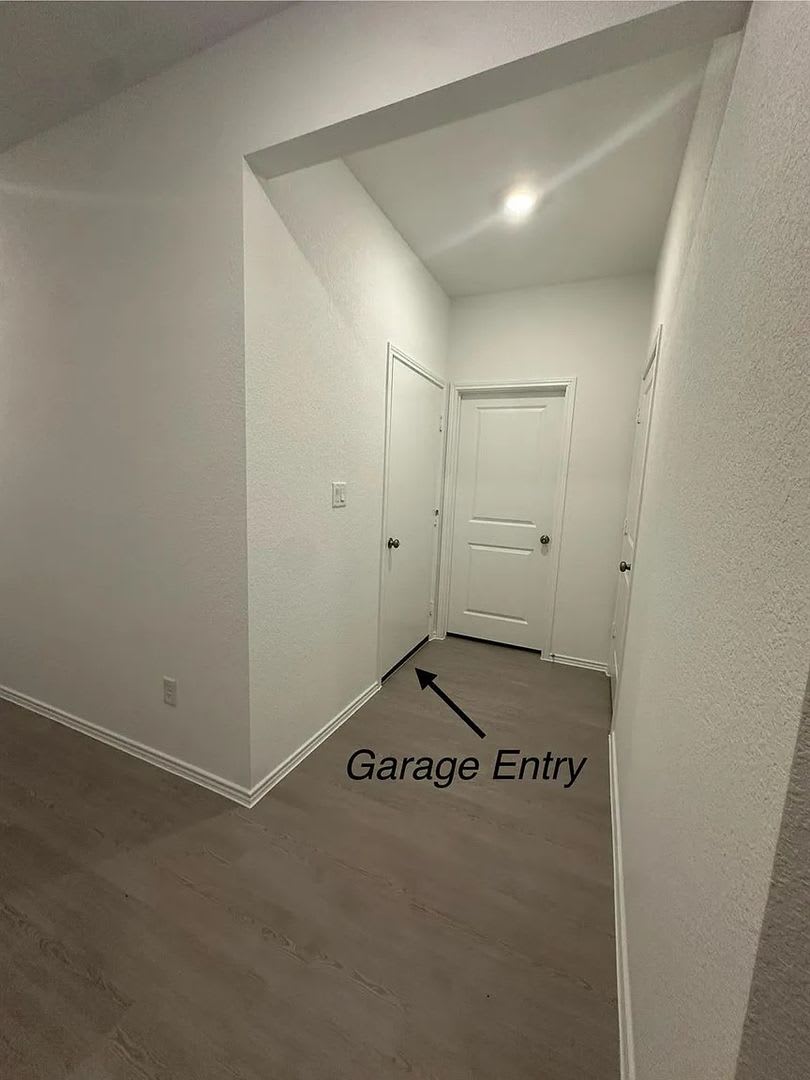 Room in 4 Bedroom Home at Pickerel St – photo 5