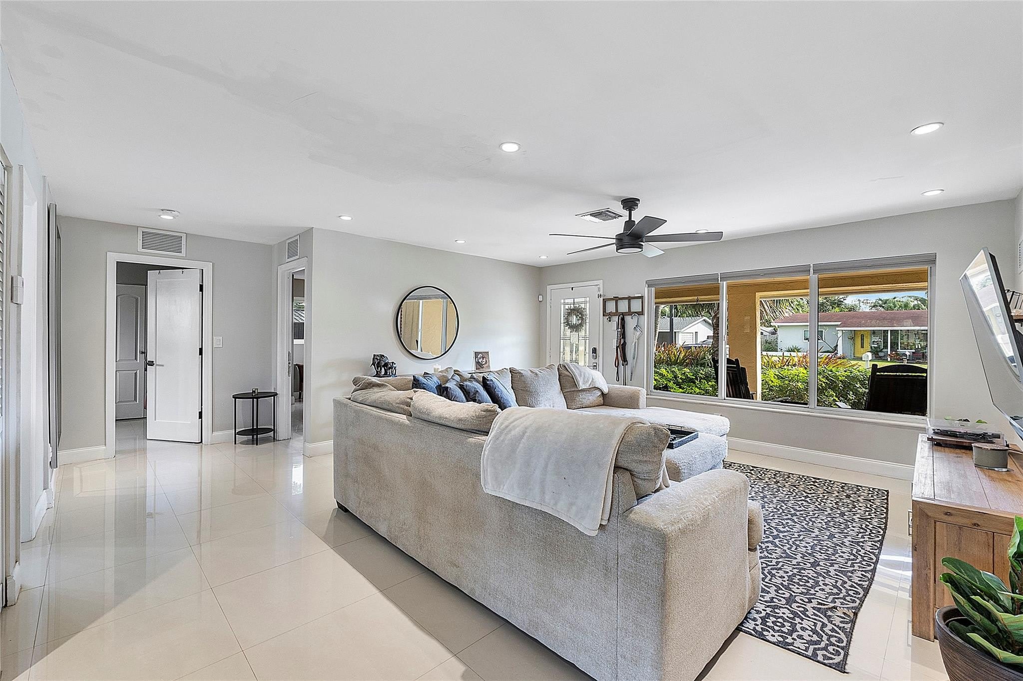 1541 NE 34th Street – photo 4