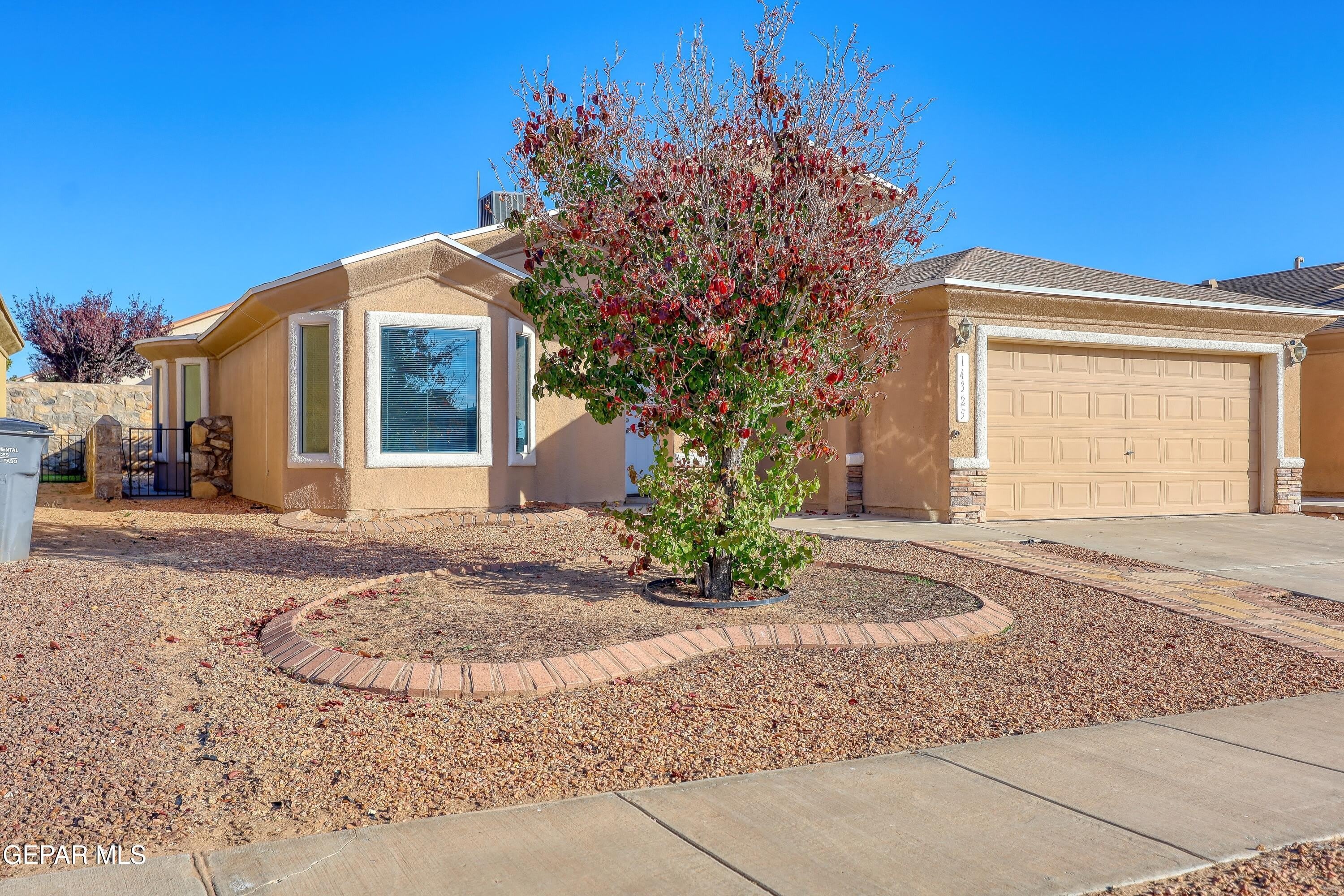 14325 WOODS POINT Avenue – photo 3