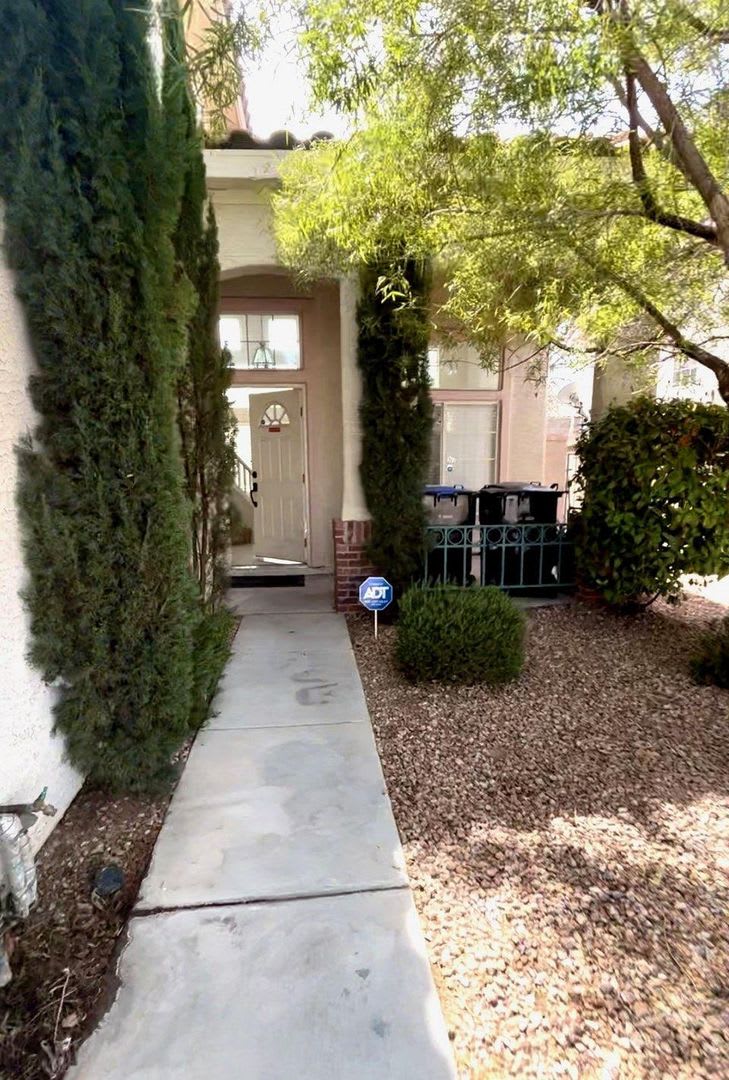 3 bedroom and 2.5 bath in prime Henderson!! 89074 – photo 3