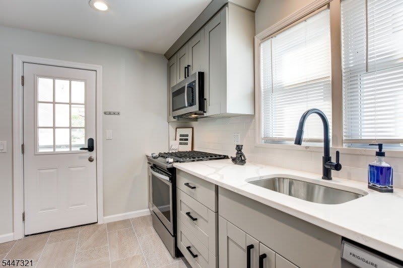 635 N 9Th St First Floor – photo 3