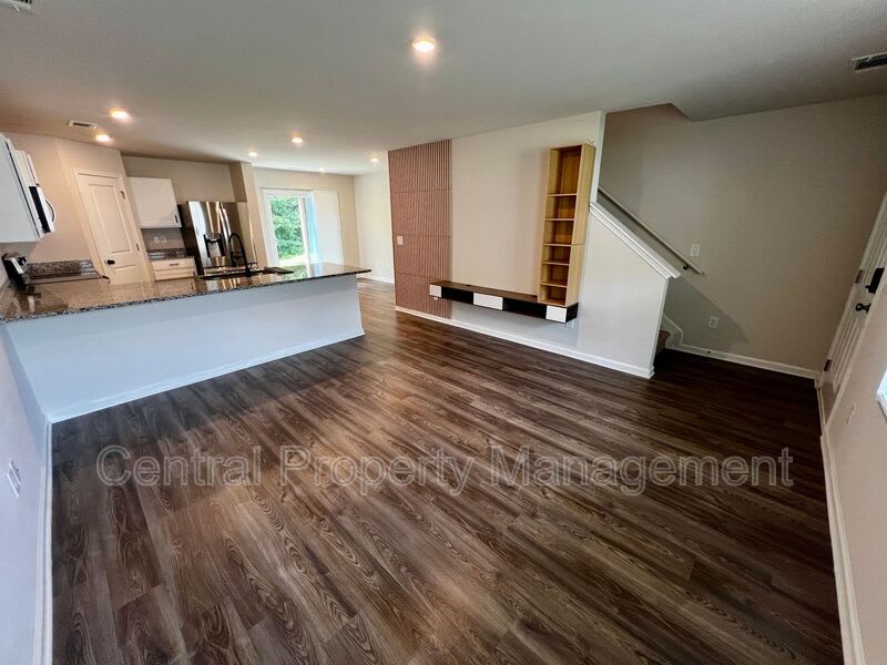 124 Brooks Drive – photo 3