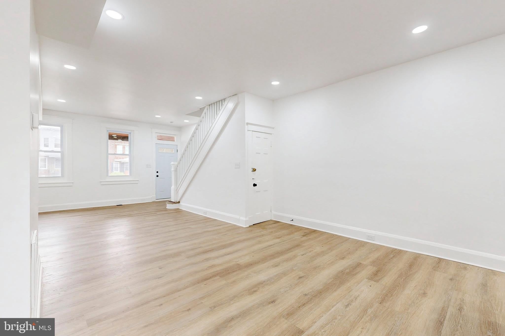 2320 W LEXINGTON Street – photo 4