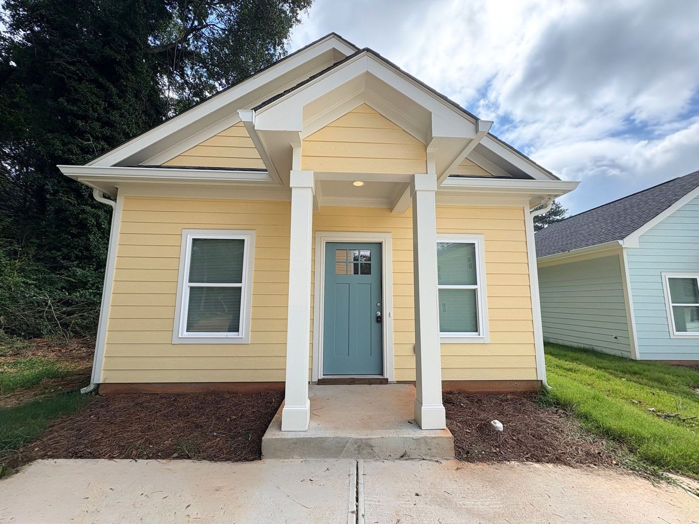 PRE-LEASING FOR AUGUST 10 2027! – photo 1