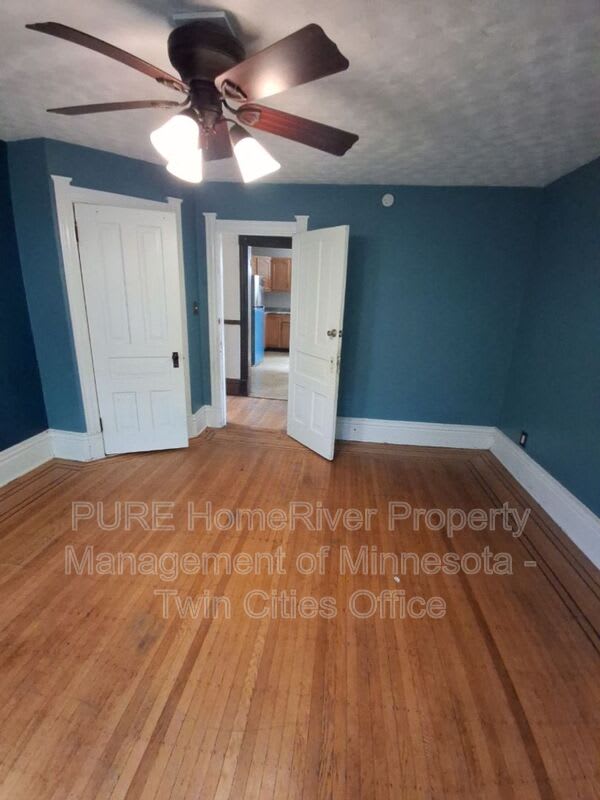 140 Belvidere St W – photo 2