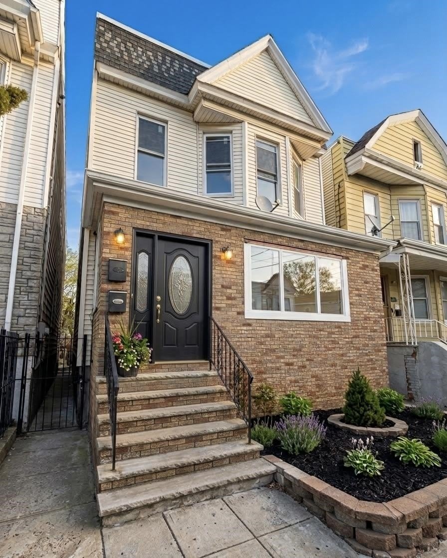 132 BAYVIEW AVE – photo 2