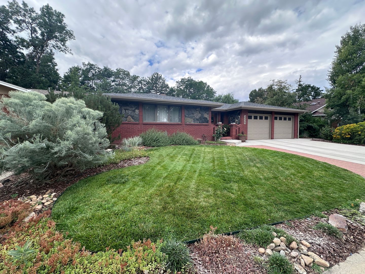 Rockmont Heights Home with Sunroom, Multiple Fireplaces & Private Yard – photo 2