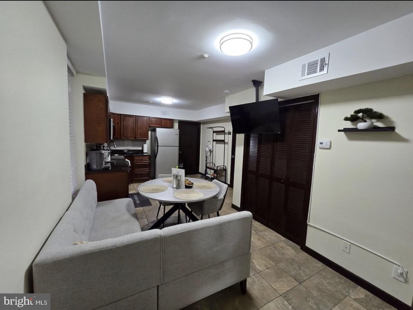 230 MARKET Street – photo 3