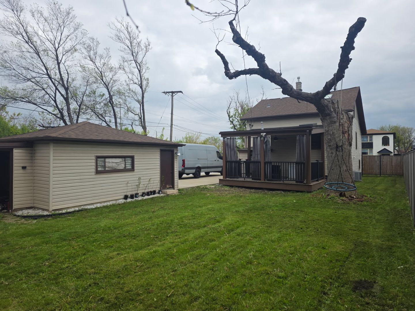 Single Family 2BR, 3 BA 2CG Home – photo 2