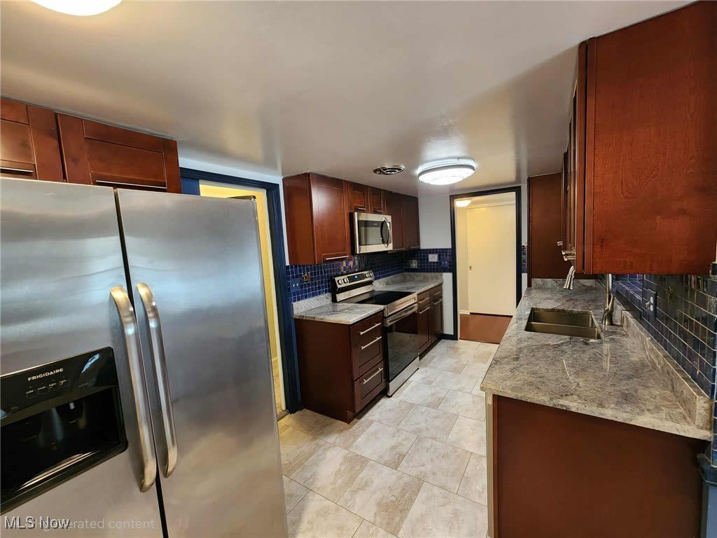 6960 Carriage Hill Drive – photo 2