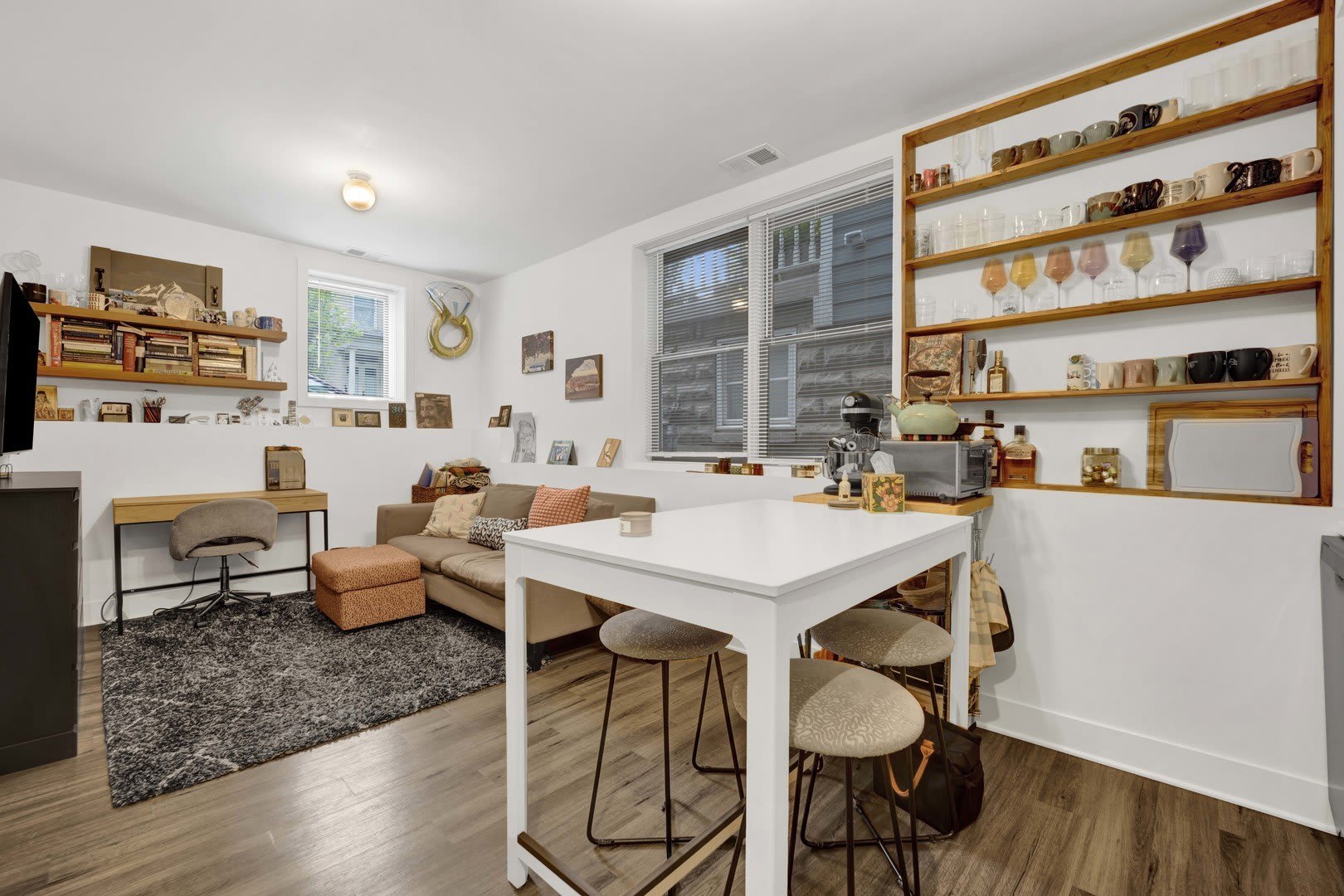 2750 N Kenmore Avenue – photo 4