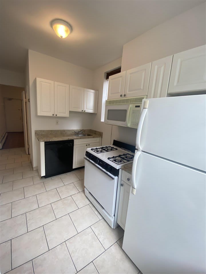112 14TH ST – photo 1