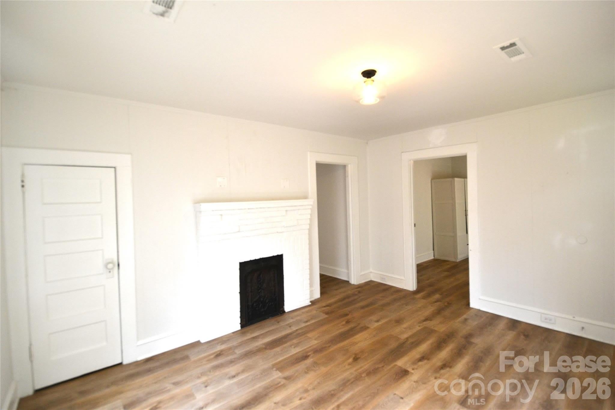 406 W 9th Street – photo 4
