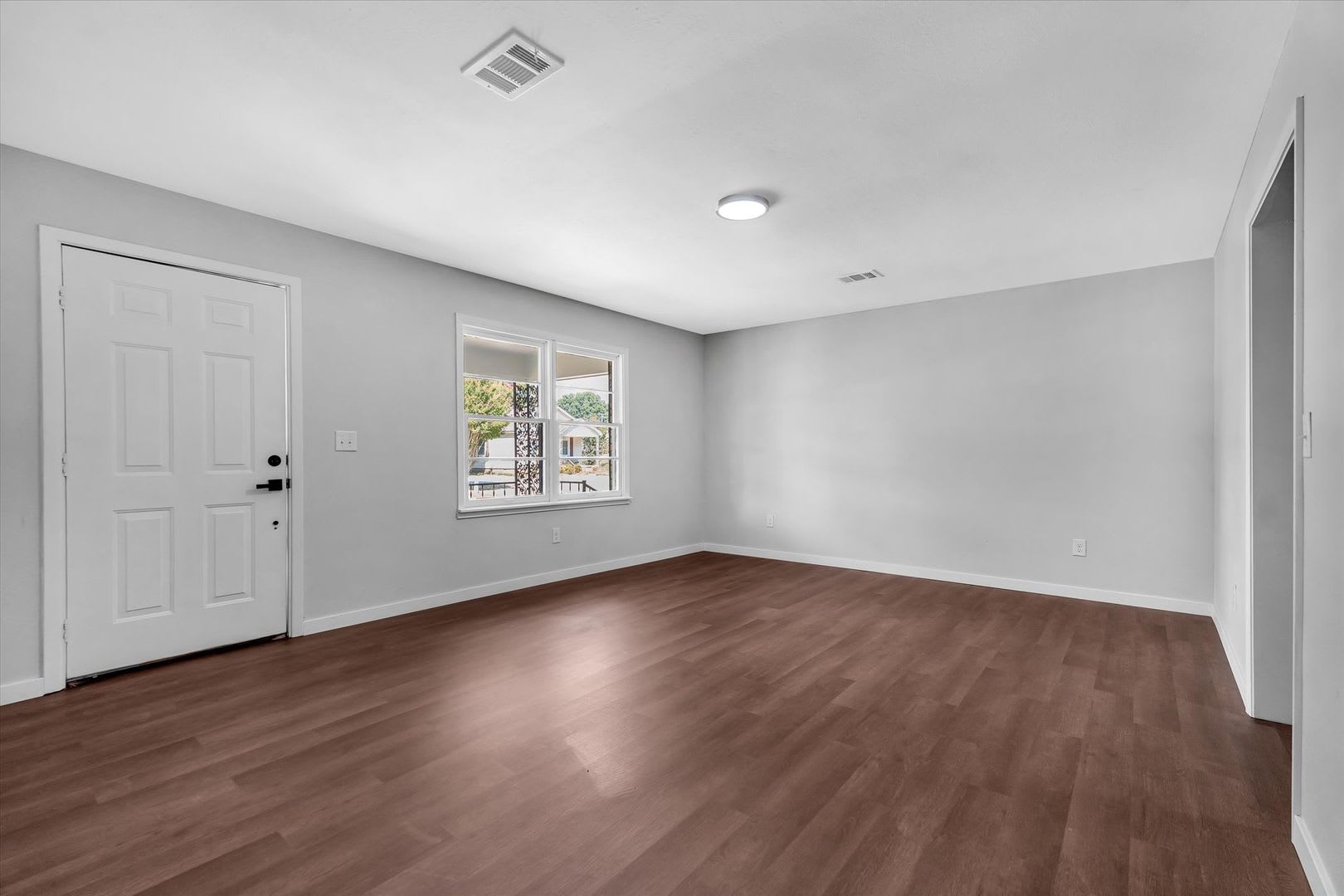 Completely Renovated 3 Bed 1 5 Bath Home With Dual Living Areas Patio – photo 4