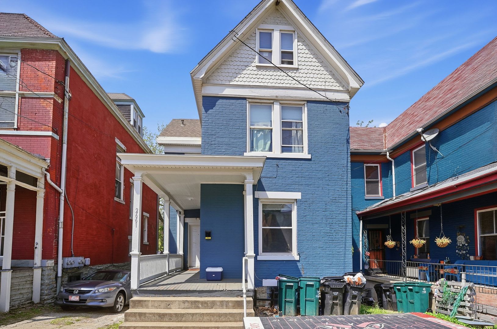 5 Bedroom Clifton House Available Next to UC Campus – photo 1