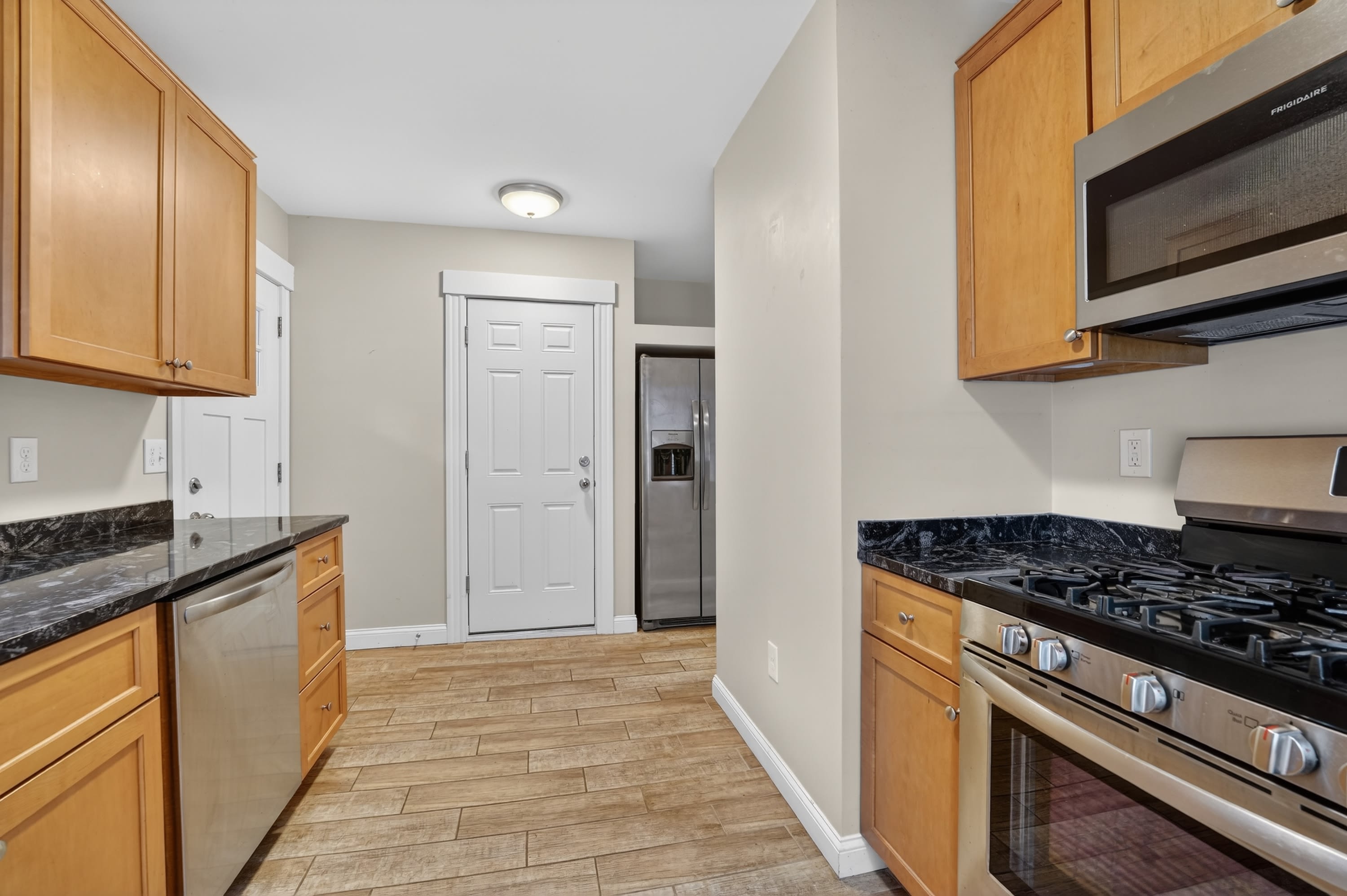 25 Main Street – photo 1