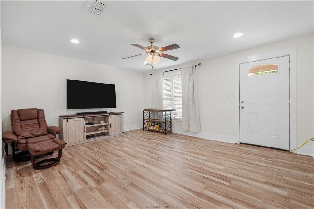 1510 Burt Street – photo 3