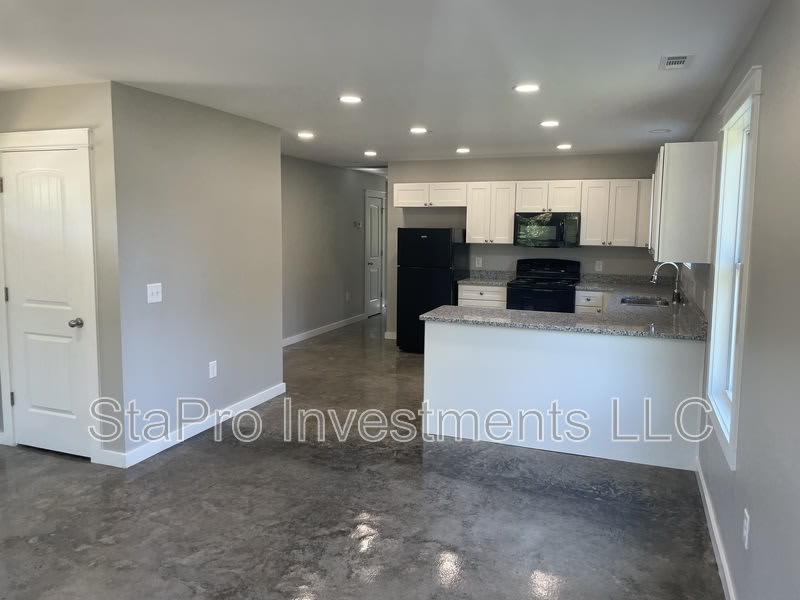 1128 Slaters Creek Rd – photo 5