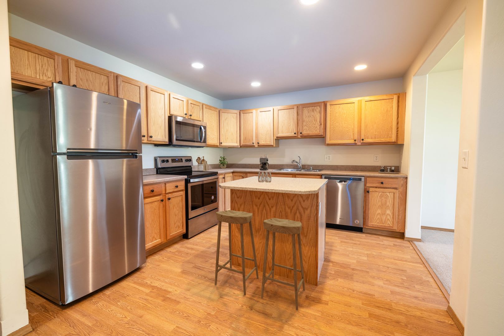 3 Bed 2.5 Bath Condo that backs to the park! – photo 4