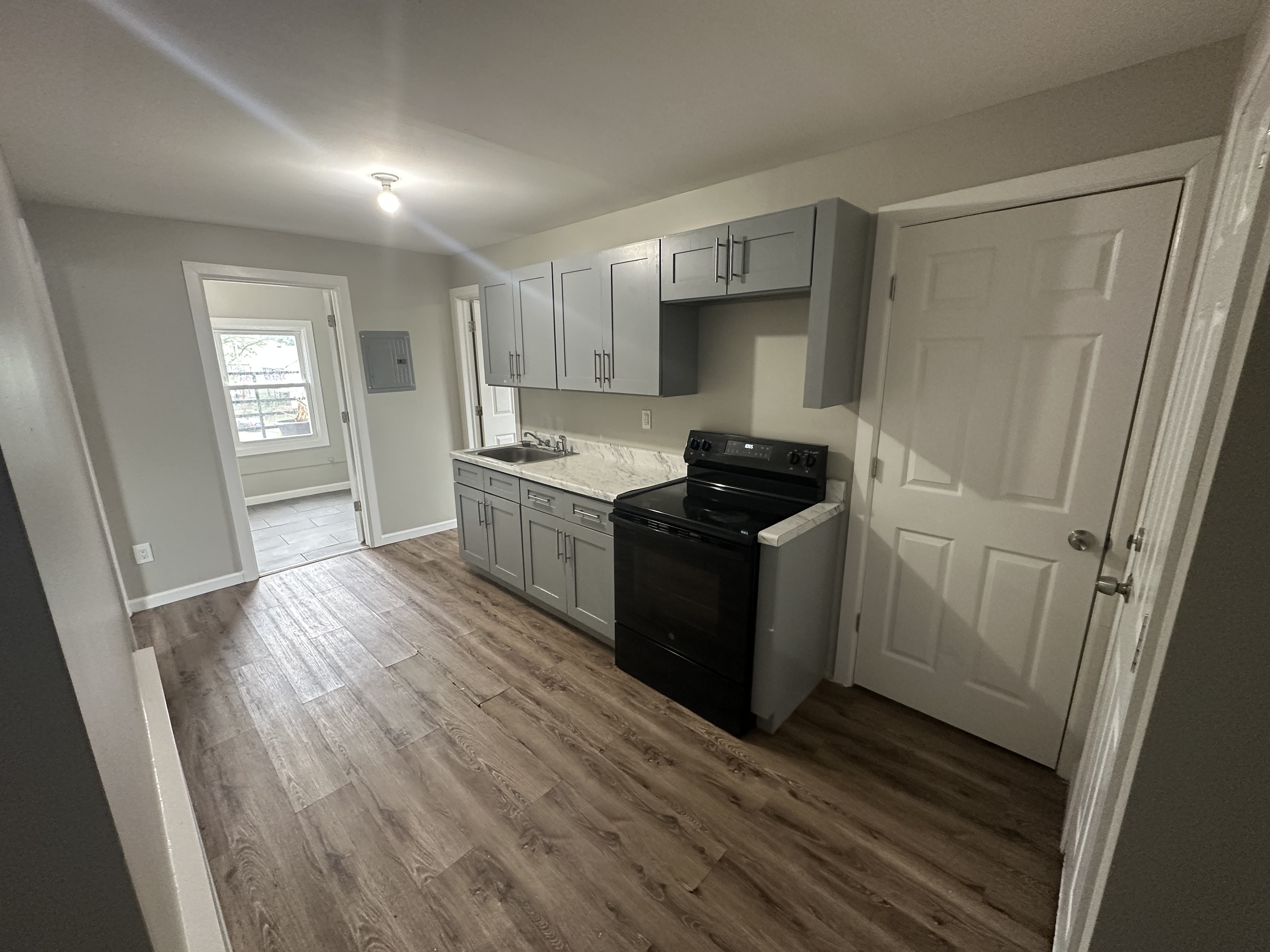 218 Hansbury Ave – photo 4