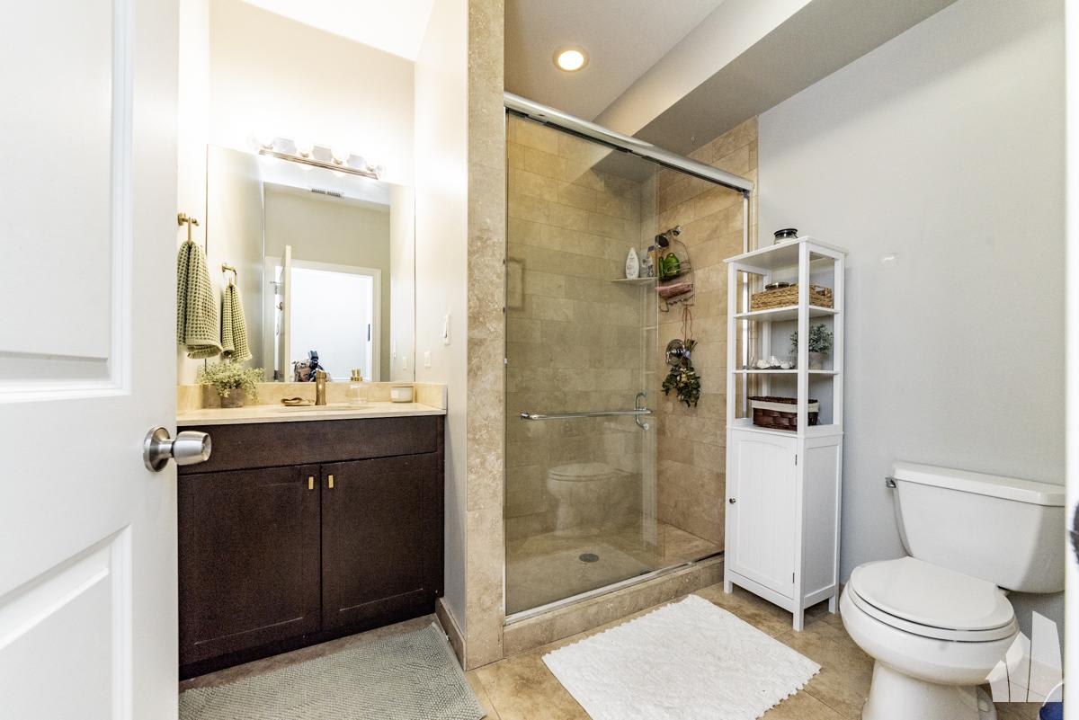 1402 W Grand Ave – photo 3