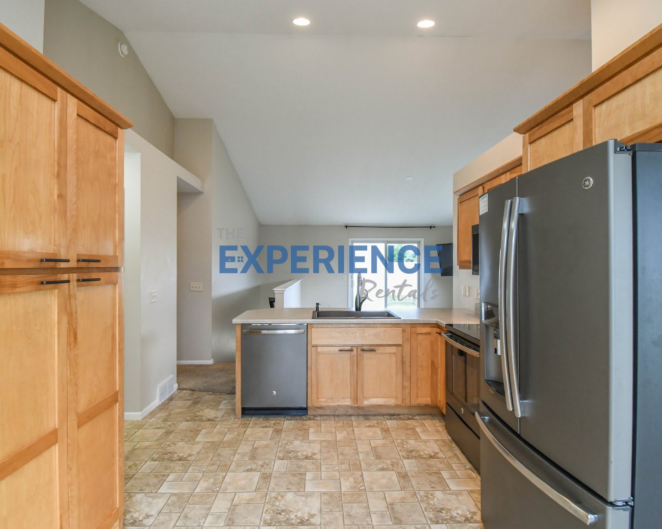 South Sioux Falls 3Br Twin Home Main Floor Living Finished Lower Level – photo 4