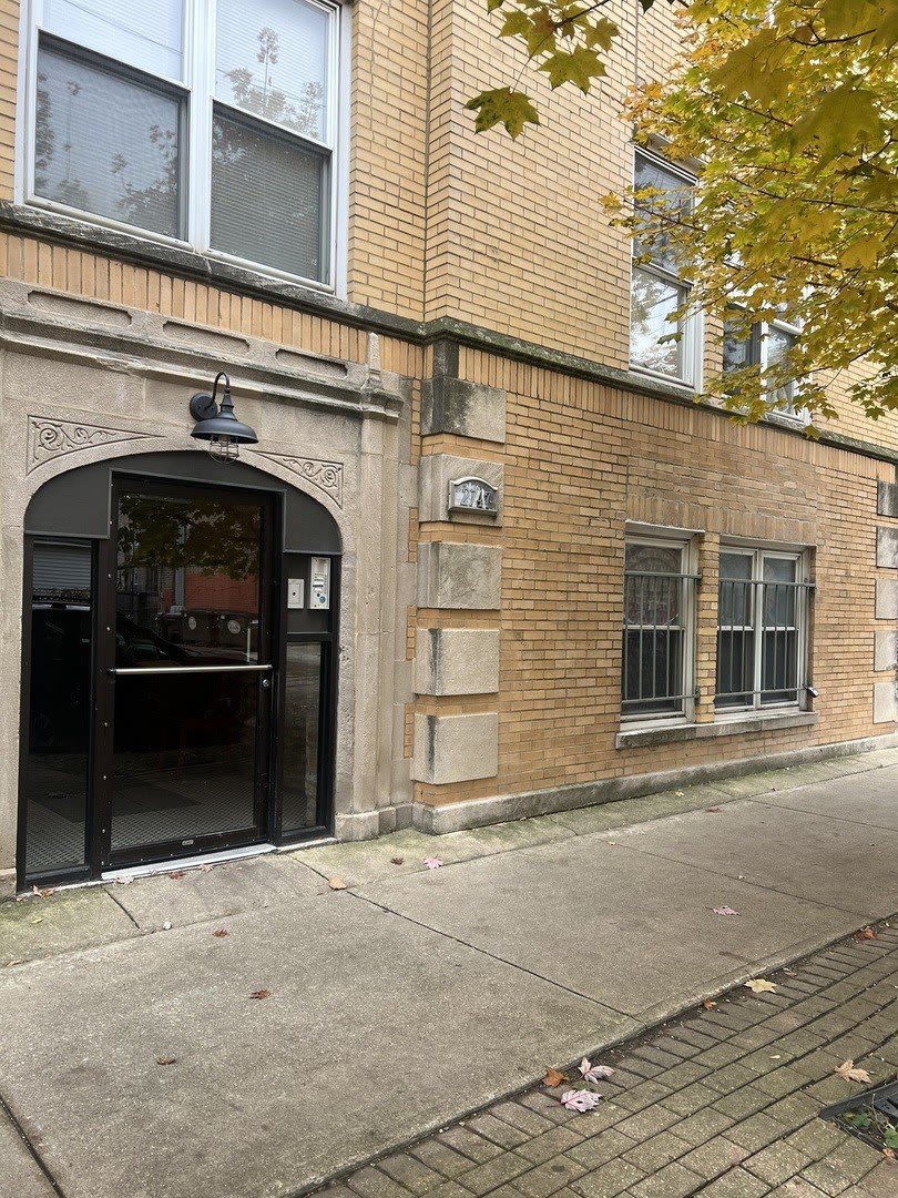 2747 W LEMOYNE Street – photo 1