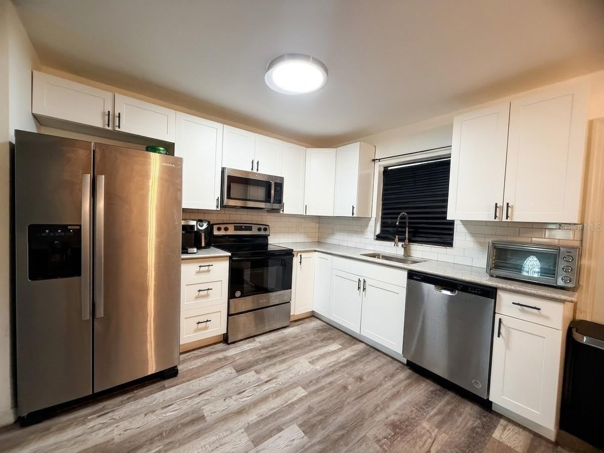 636 RAINBOW Boulevard – photo 3
