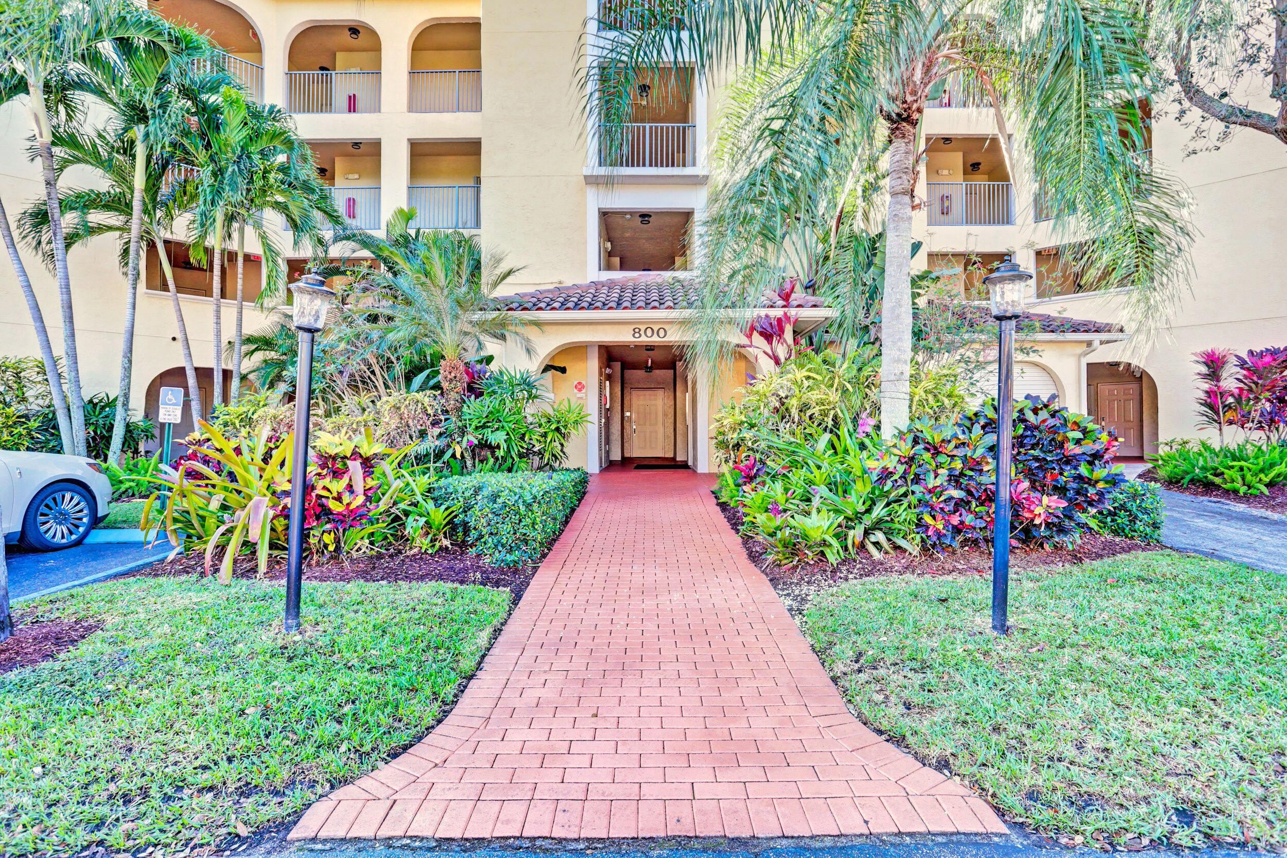 800 Uno Lago Drive – photo 3