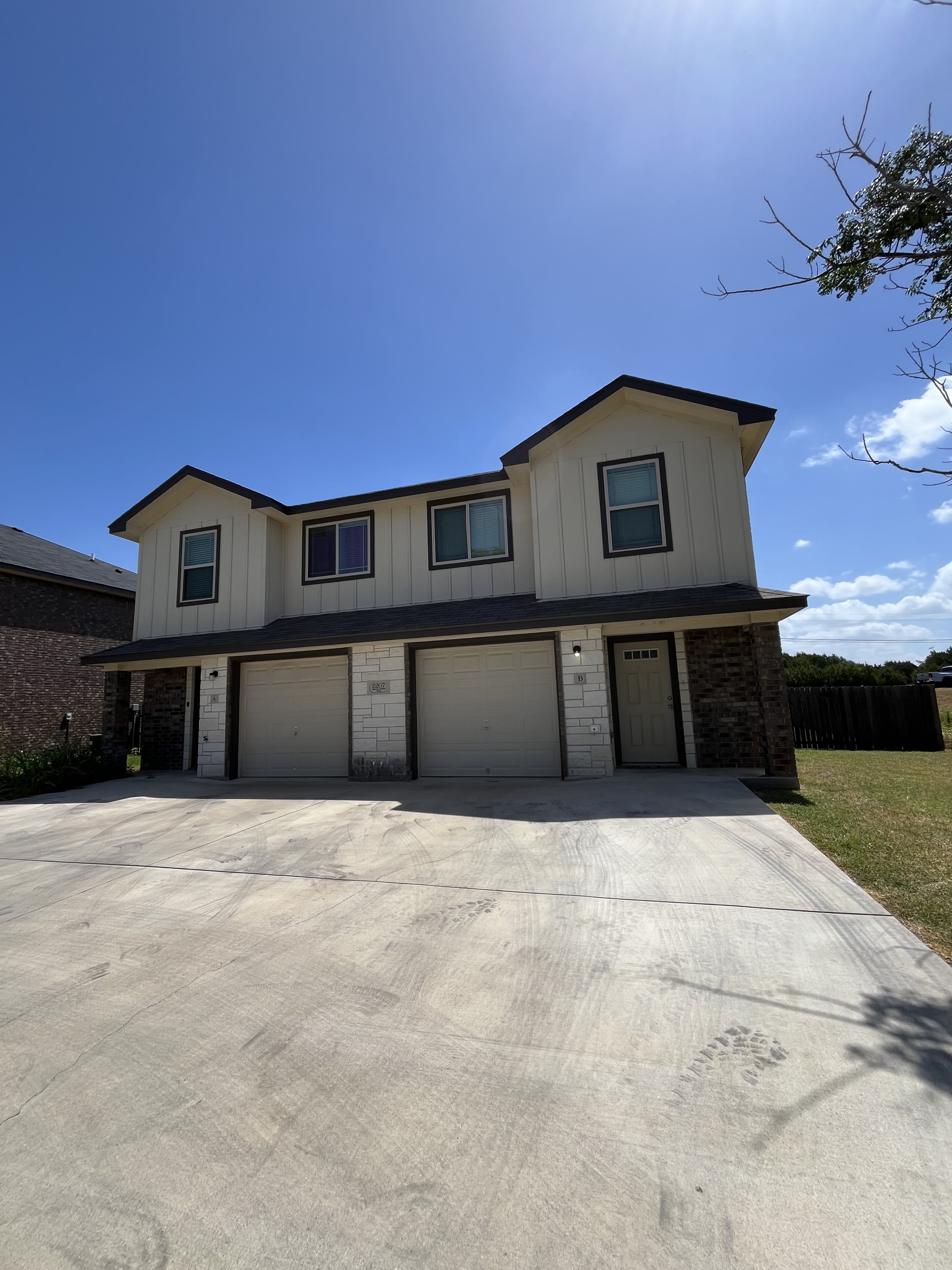 2207 Martin Luther King Junior Boulevard B – photo 1