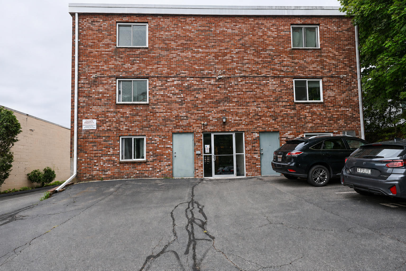 211 Quincy Ave – photo 4
