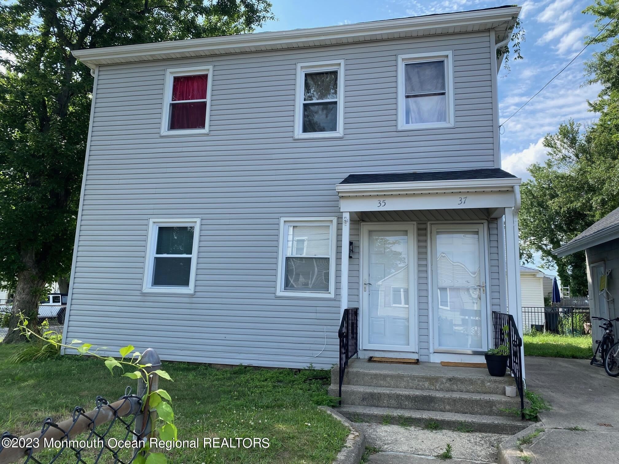 35-37 Hudson Avenue – photo 1