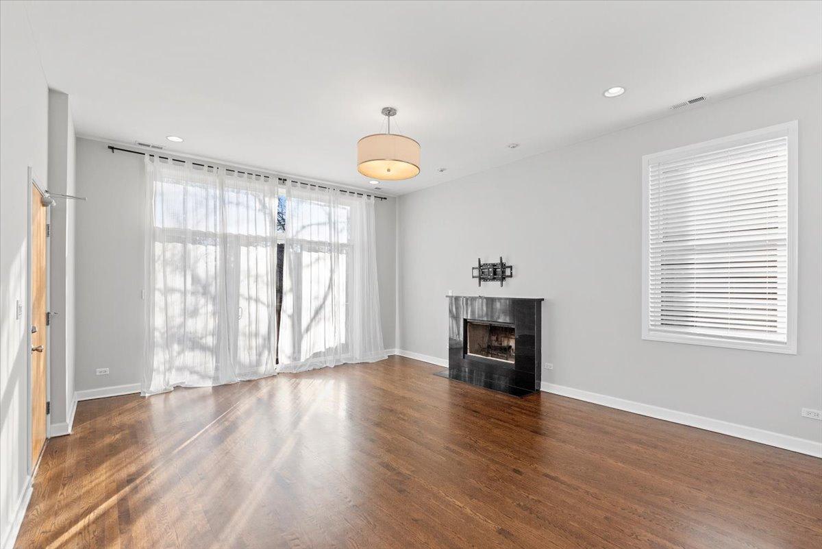 2020 W Pierce Ave – photo 1