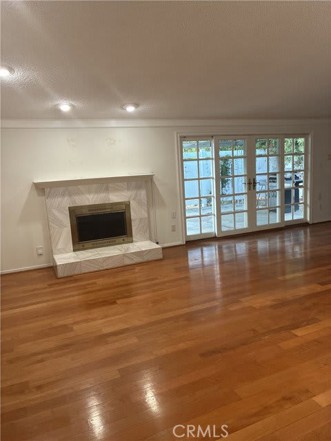 20405 Oxnard Street – photo 4
