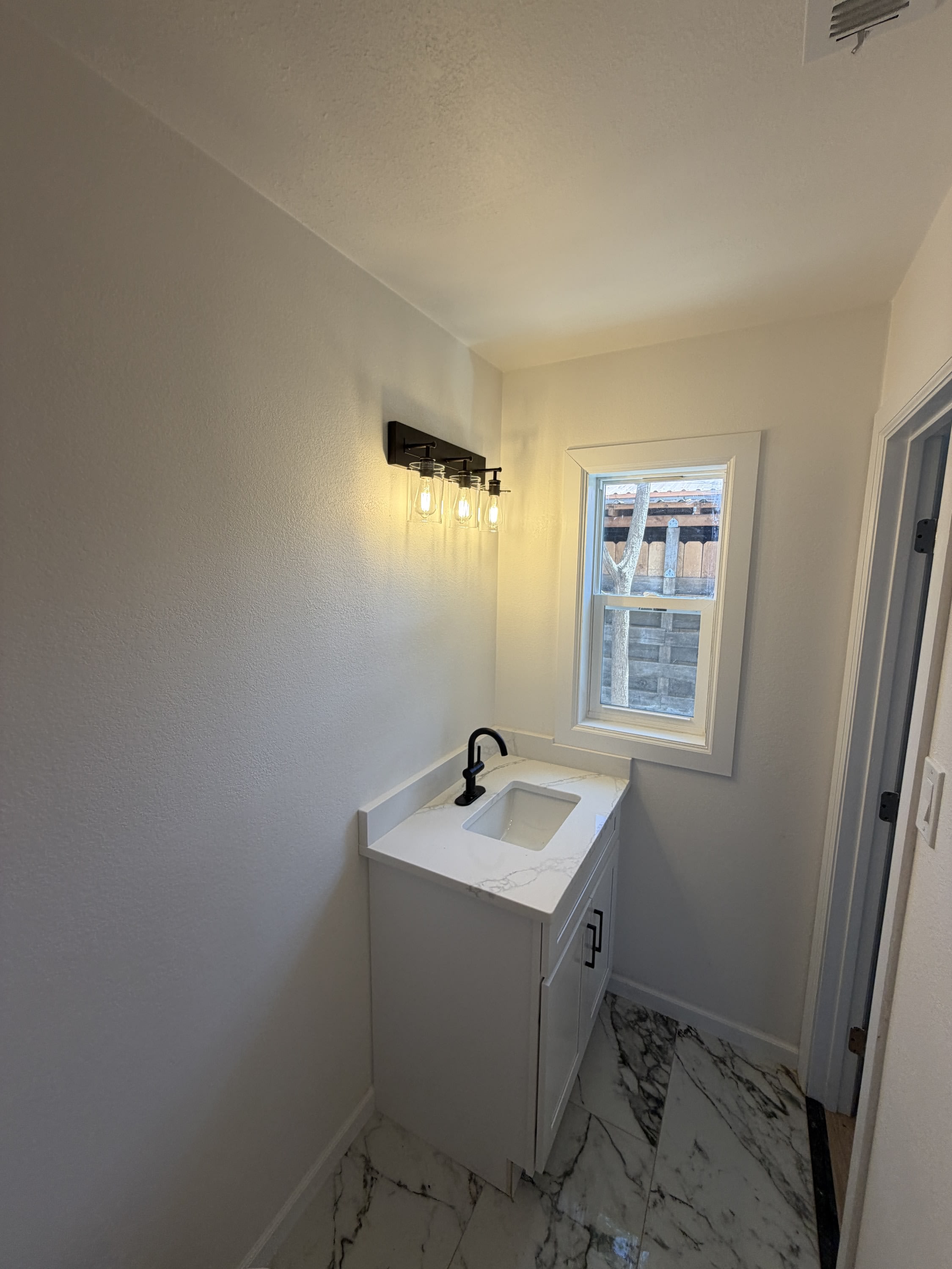 1717 South Washington Avenue – photo 4