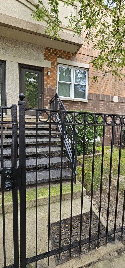7256 N Rogers Avenue – photo 1