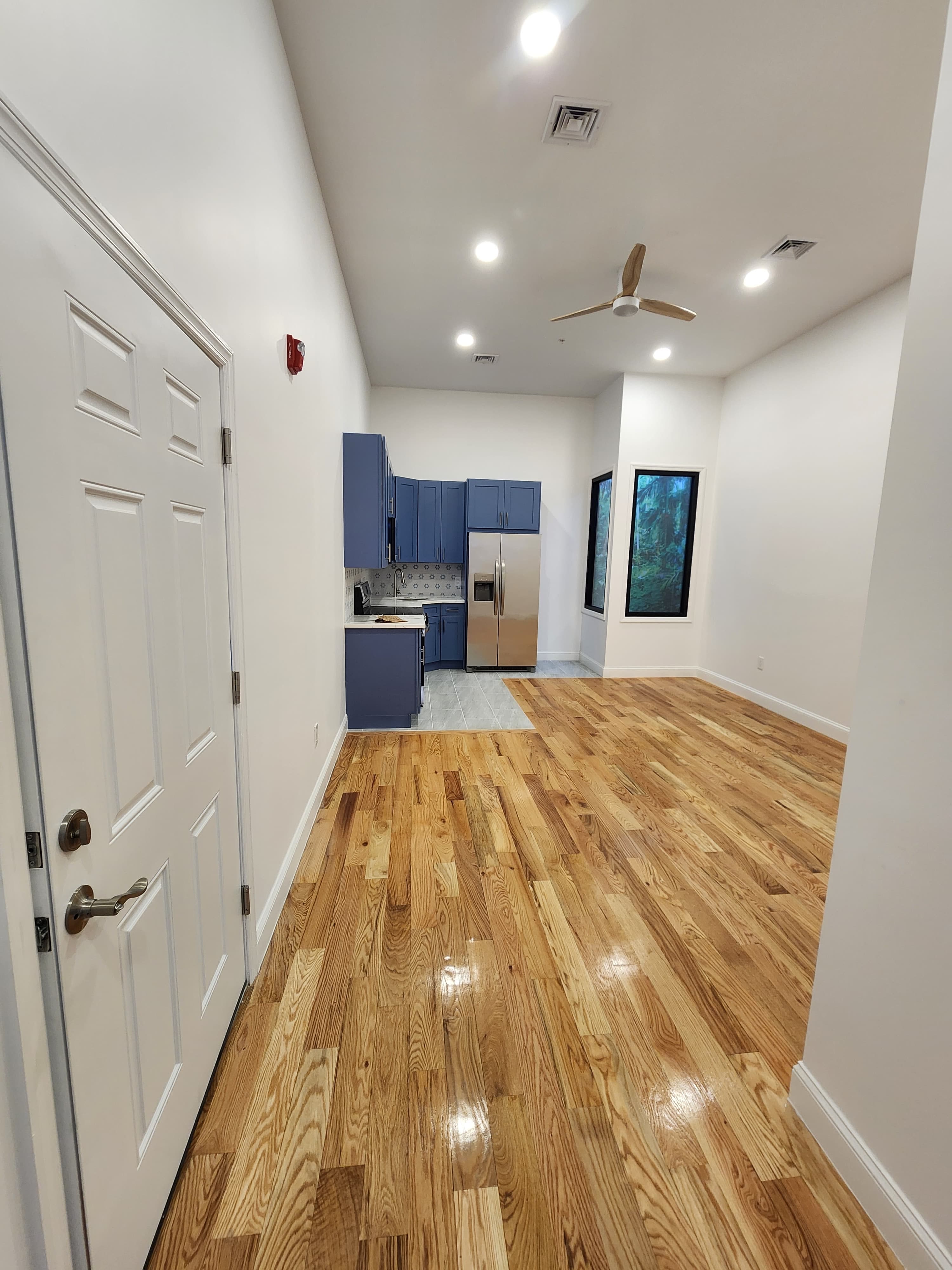 189 Main St – photo 1