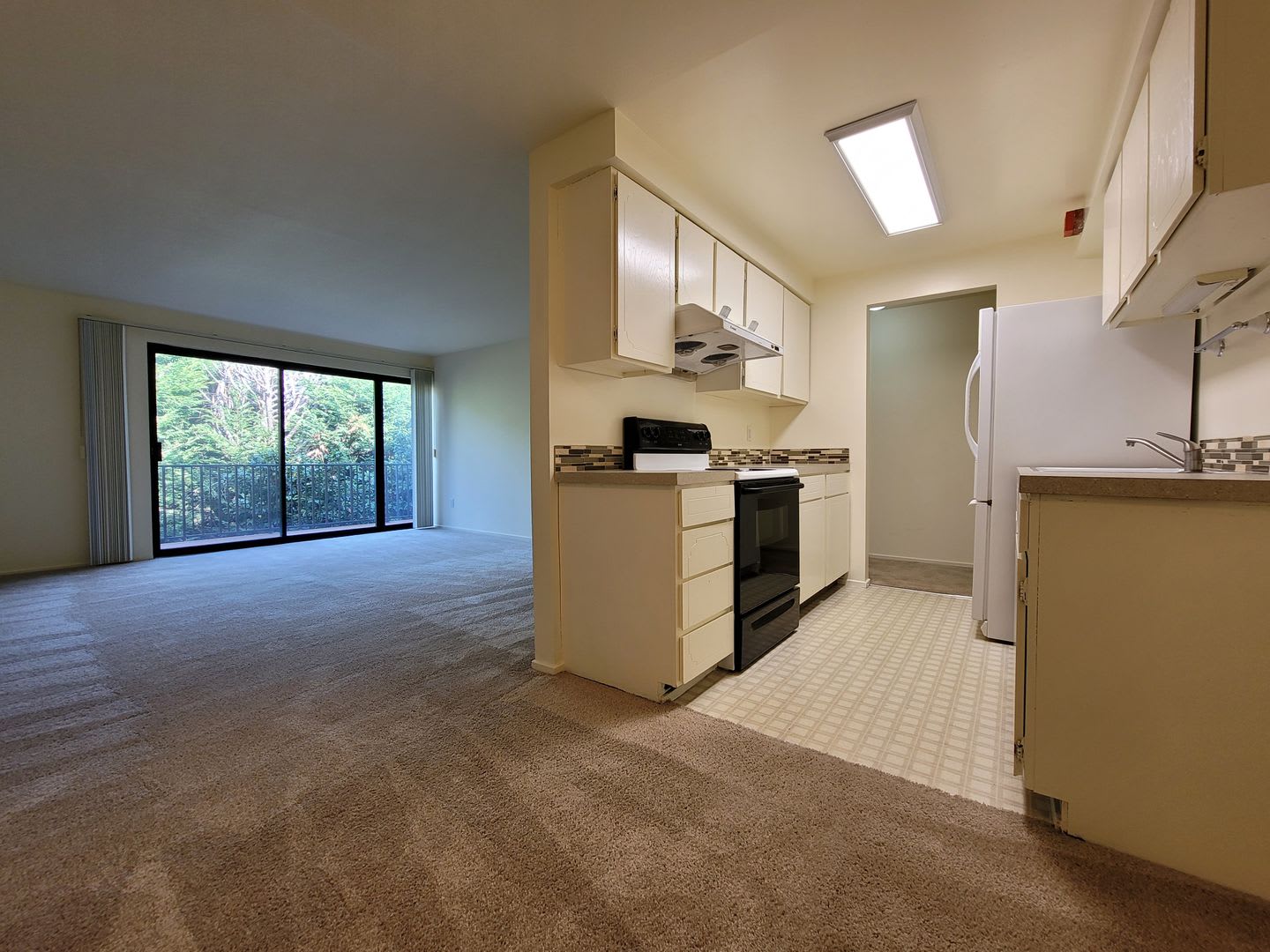 Conveniently located South Kirkland near Downtown-Laurel Park – photo 3