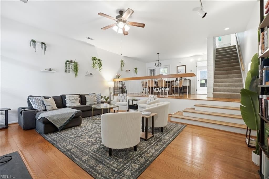 351 Pender Court – photo 4