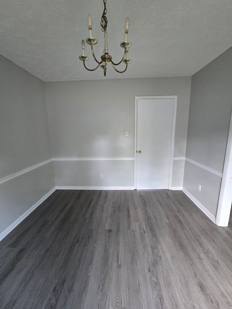 6824 Mahogany ~ Cliffdale West – photo 3