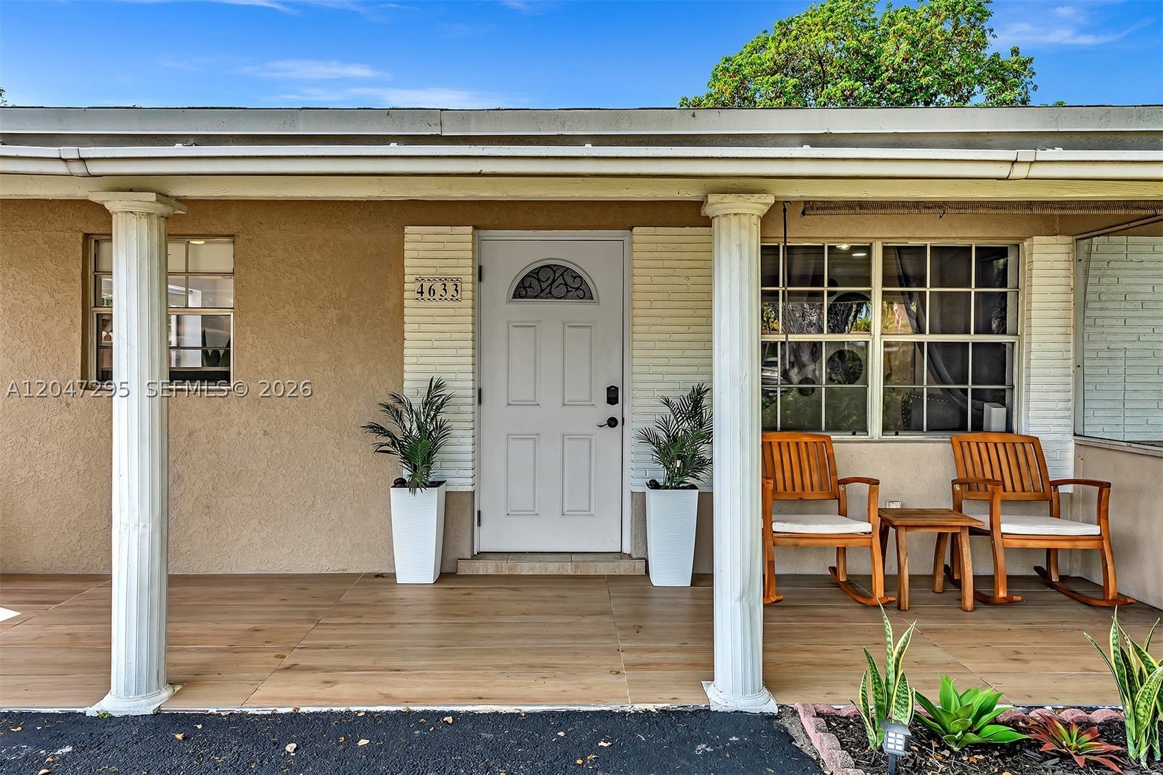 4633 SW 28th Ave – photo 4